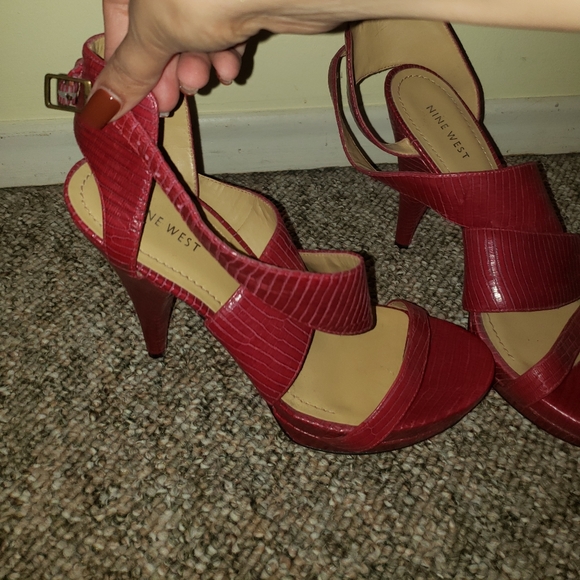 Fushcia Pink Heels - Picture 3 of 5